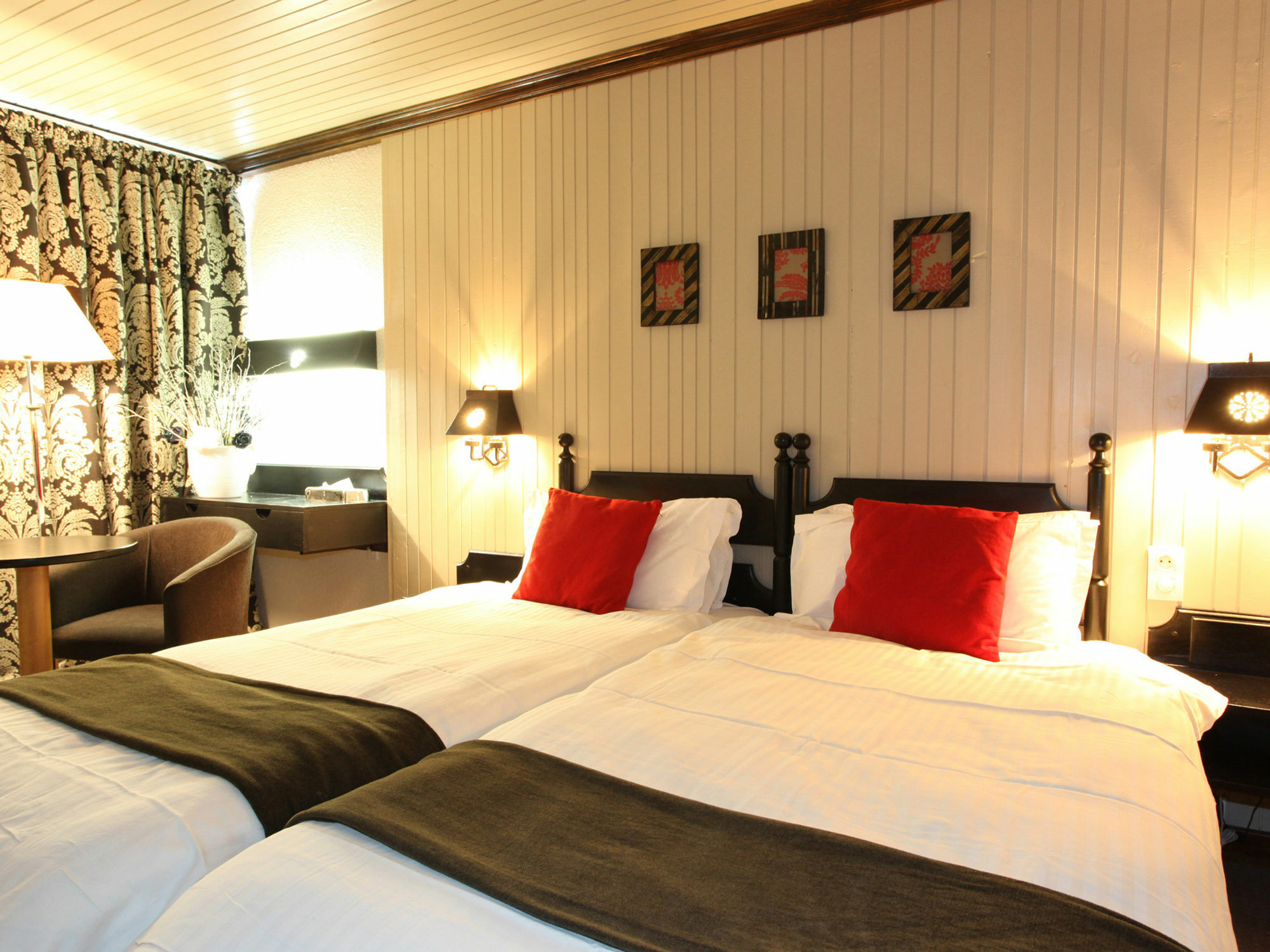 Chalet Hotel Le Val D'Isere Exterior photo